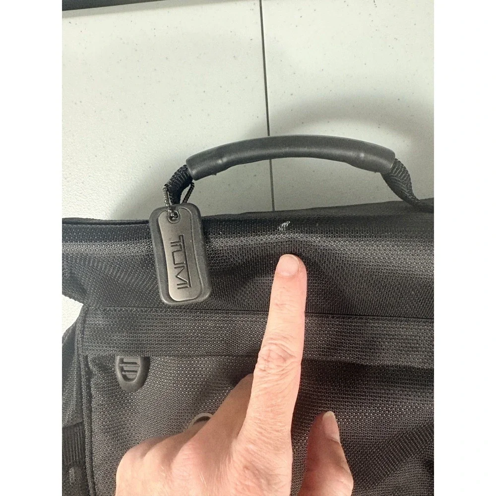Tumi Ballistic Nylon Messenger Bag Crossbody Laptop Travel Briefcase Strap
